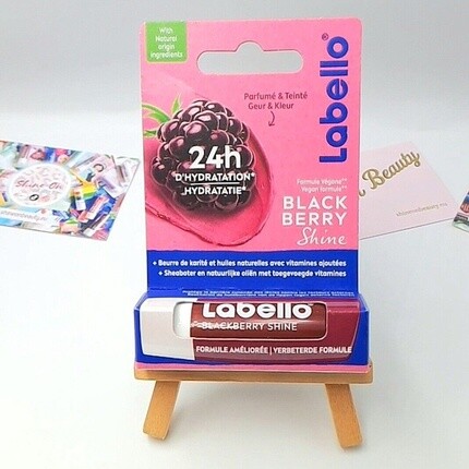 Labello Бальзам для губ Blackberry Shine, новый дизайн
Labello Бальзам для губ Blackberry Shine, новый дизайн