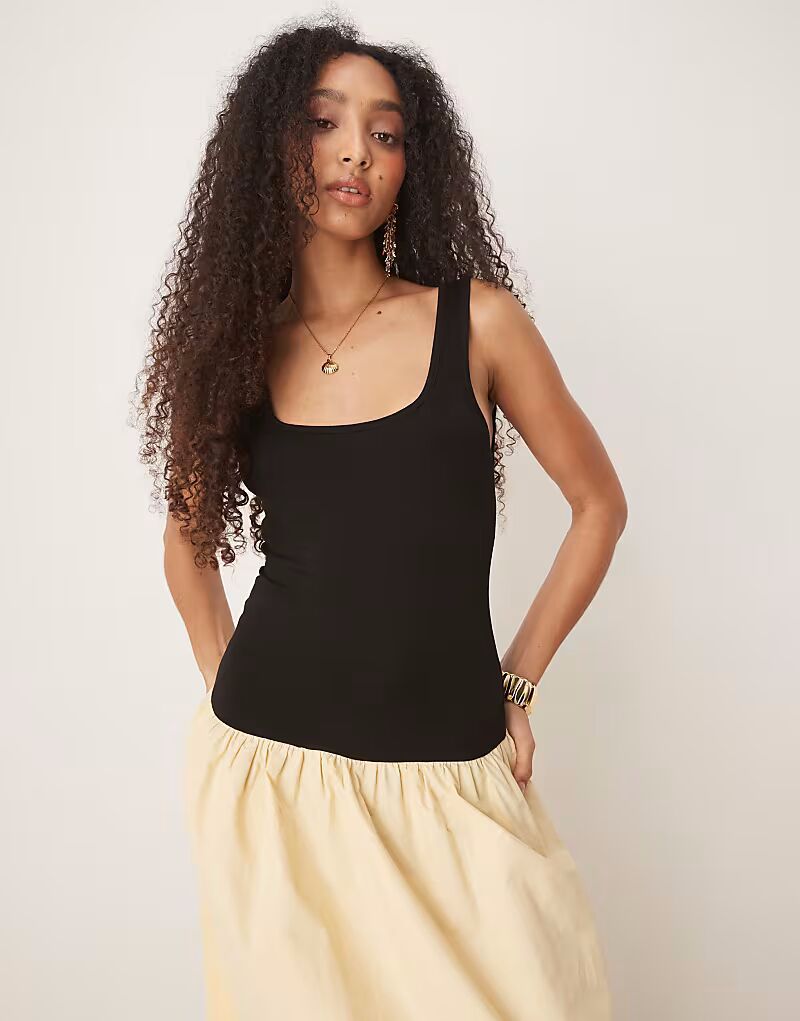 Платье макси из контрастного поплина ASOS DESIGN с квадратным вырезом в цвете пахты
Платье макси из контрастного поплина ASOS DESIGN с квадратным вырезом в цвете пахты