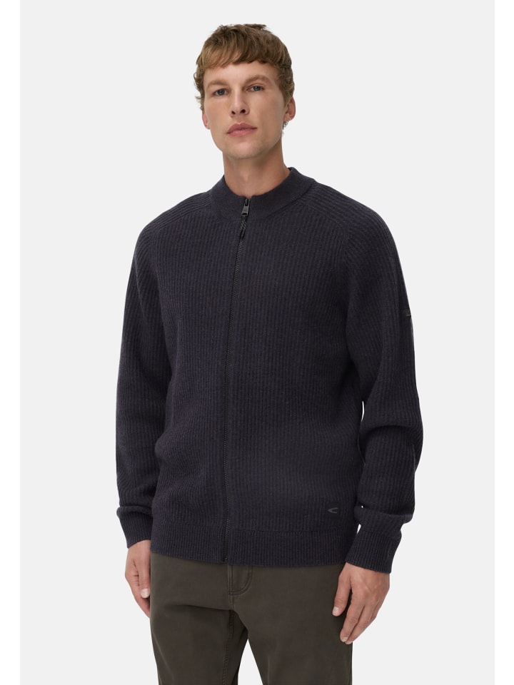 Кардиган из чистой овечьей шерсти темно-синего цвета. Camel Active
Кардиган из чистой овечьей шерсти темно-синего цвета. Camel Active