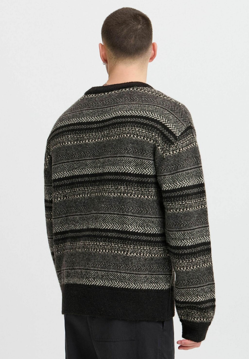 Джемпер MAXWELL Solid, черный
Джемпер MAXWELL Solid, черный