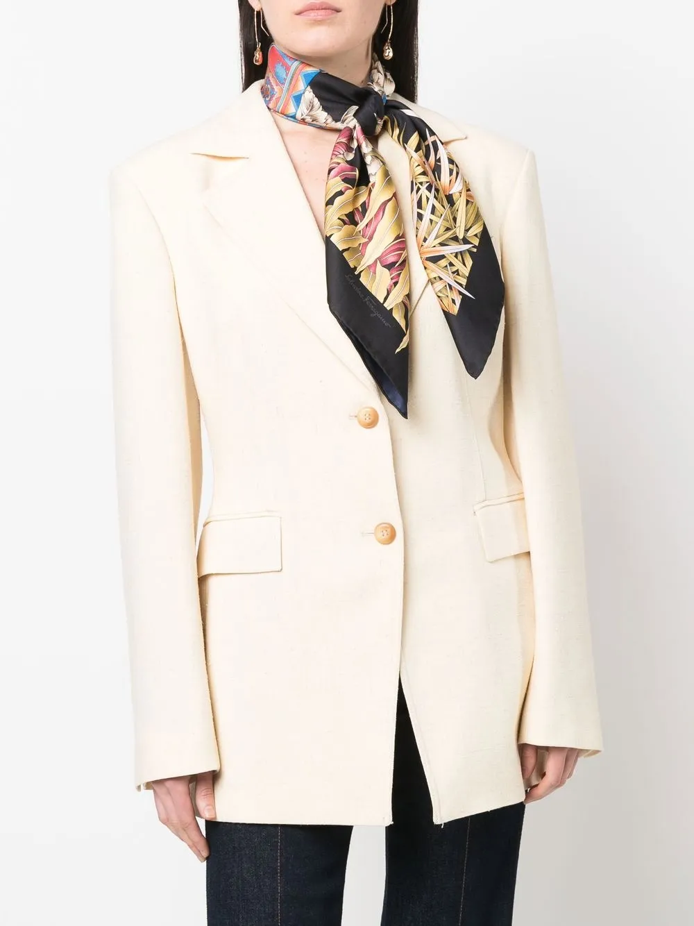 Шелковый платок с принтом India Ferragamo, черный
Шелковый платок с принтом India Ferragamo, черный