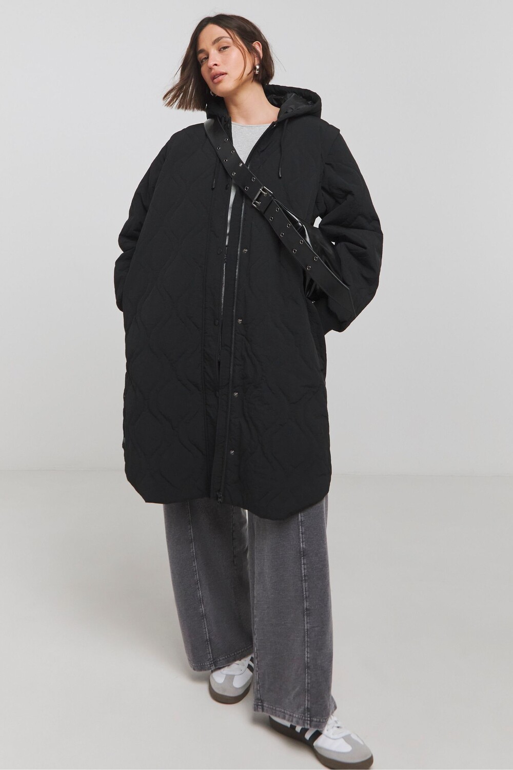 Двойная стеганая куртка из лука Simply Be, черный
Двойная стеганая куртка из лука Simply Be, черный