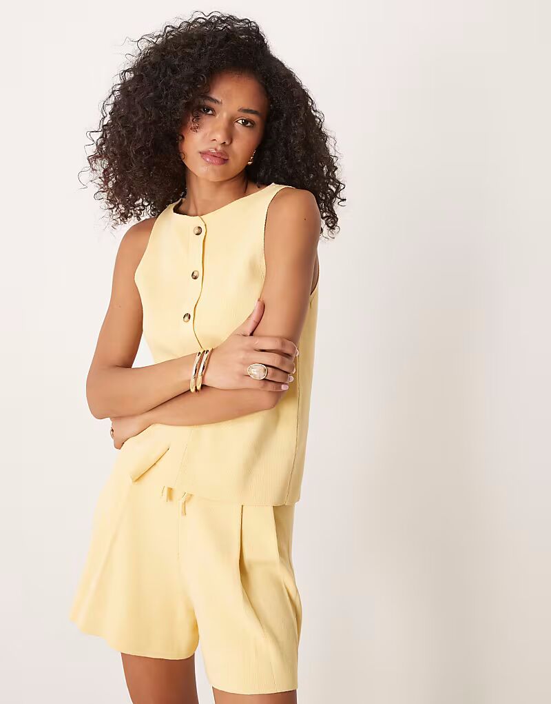 Вязаный жилет цвета пахты Asos Design
Вязаный жилет цвета пахты Asos Design