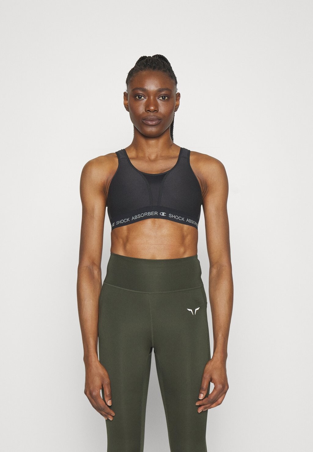 Спортивный бюстгальтер с высокой поддержкой Shock Absorber, черный
Спортивный бюстгальтер с высокой поддержкой Shock Absorber, черный