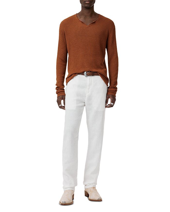 Свитер Егор с V-образным вырезом John Varvatos, коричневый
Свитер Егор с V-образным вырезом John Varvatos, коричневый