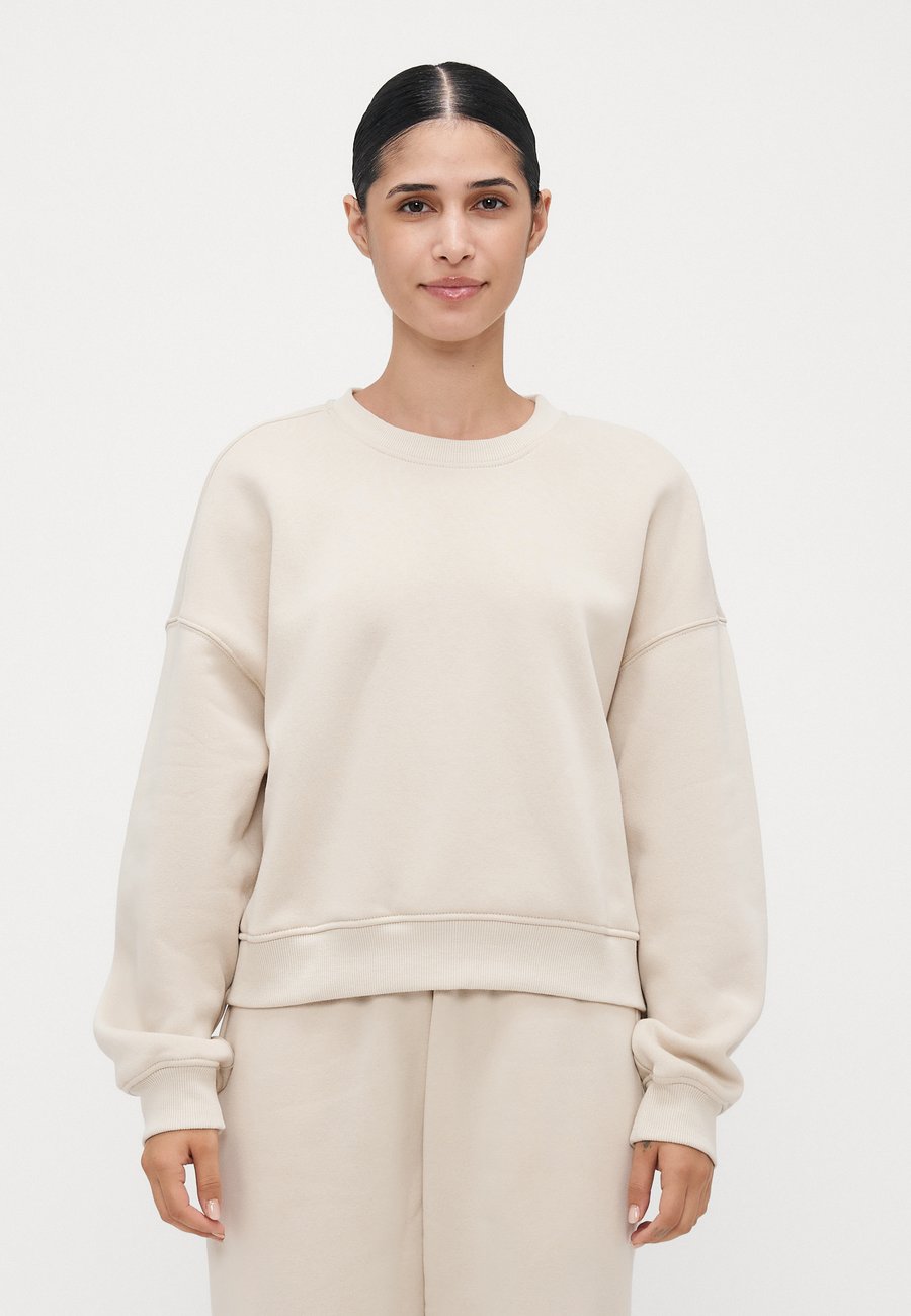 Толстовка ONLY Petite ONLBEST CREW NECK , Pumice Stone/Beige
Толстовка ONLY Petite ONLBEST CREW NECK , Pumice Stone/Beige