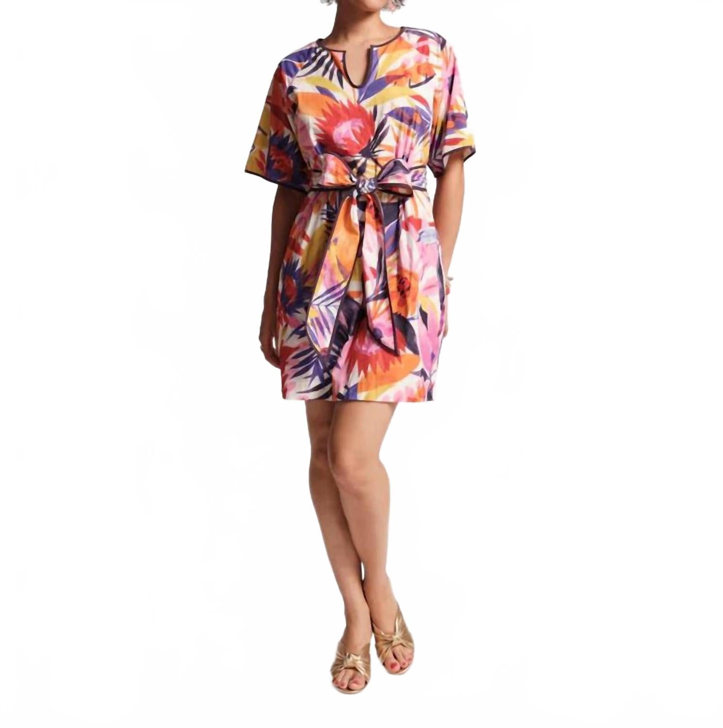 Платье Doris с принтом Lani в мультиколоре Frances Valentine
Платье Doris с принтом Lani в мультиколоре Frances Valentine