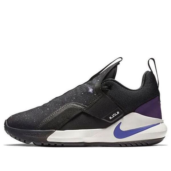 Посол кроссовок 11 Nike, черный
Посол кроссовок 11 Nike, черный