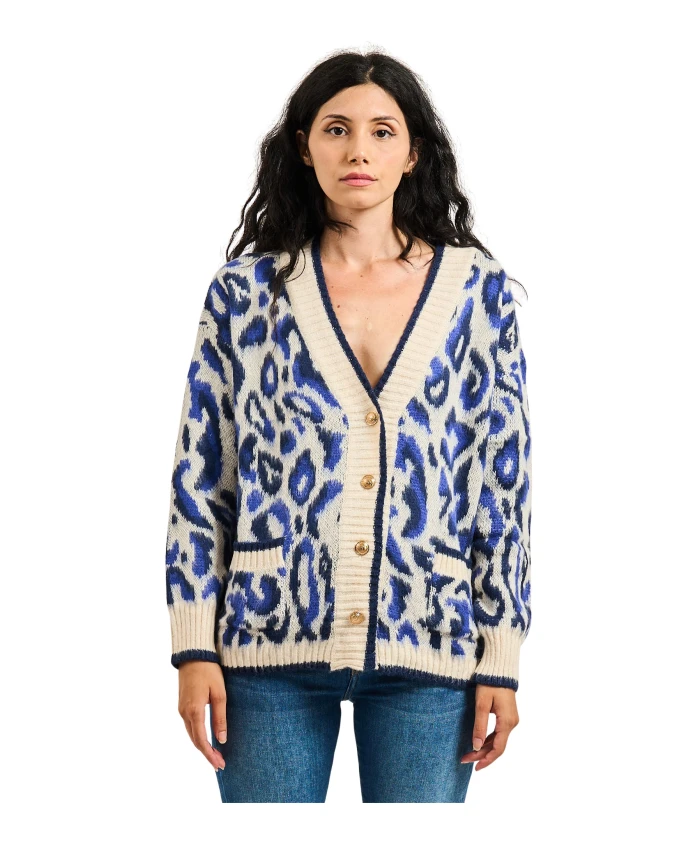 Жаккардовый кардиган с анималистическим принтом и золотыми пуговицами. Gaudi, мультиколор
Жаккардовый кардиган с анималистическим принтом и золотыми пуговицами. Gaudi, мультиколор