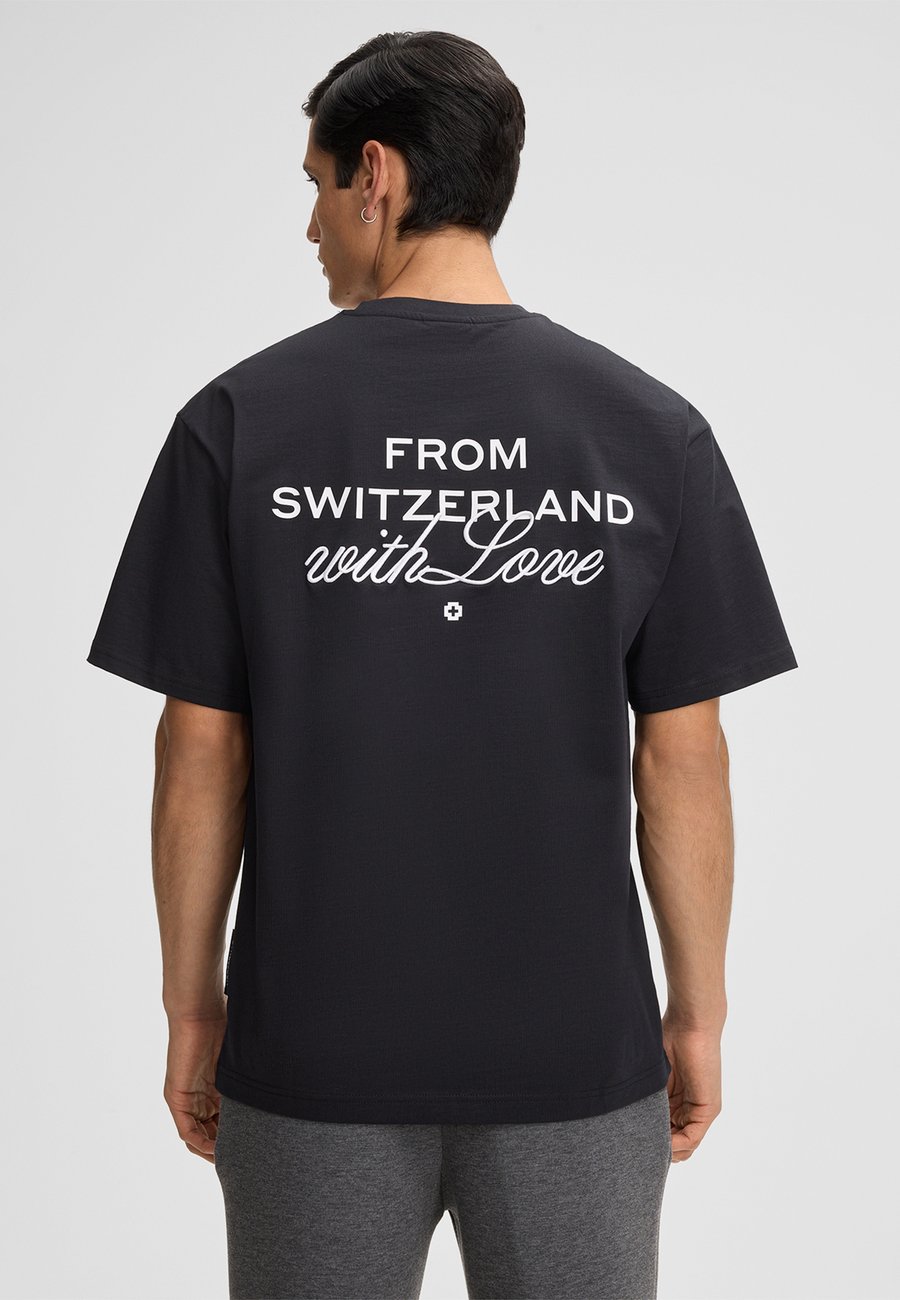 Футболка Strellson KOON, Schwarz/Black, Черный, Футболка Strellson KOON, Schwarz/Black
Футболка Strellson KOON, Schwarz/Black, Черный, Футболка Strellson KOON, Schwarz/Black