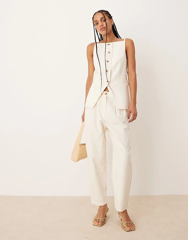 Брюки-бочонки от Nobody's Child Liam, кремового цвета
Брюки-бочонки от Nobody's Child Liam, кремового цвета