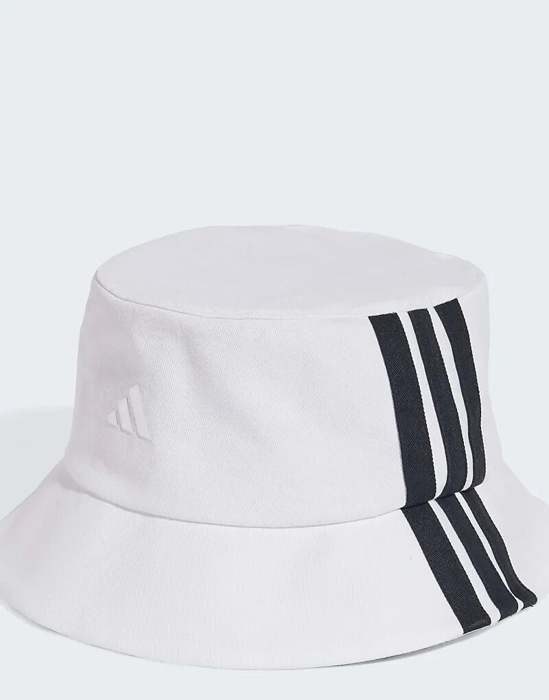 Панама adidas performance с тремя полосками белого и черного цветов
Панама adidas performance с тремя полосками белого и черного цветов