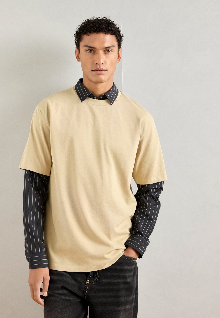 Футболка Lindbergh O NECK TEE OVERSIZE , Light Sand/Sand, Бежевый, Футболка Lindbergh O NECK TEE OVERSIZE , Light Sand/Sand
Футболка Lindbergh O NECK TEE OVERSIZE , Light Sand/Sand, Бежевый, Футболка Lindbergh O NECK TEE OVERSIZE , Light Sand/Sand