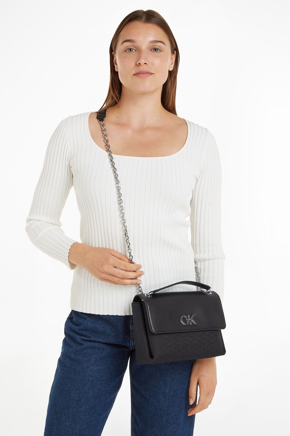Логотип сумки через плечо Calvin Klein, черный
Логотип сумки через плечо Calvin Klein, черный