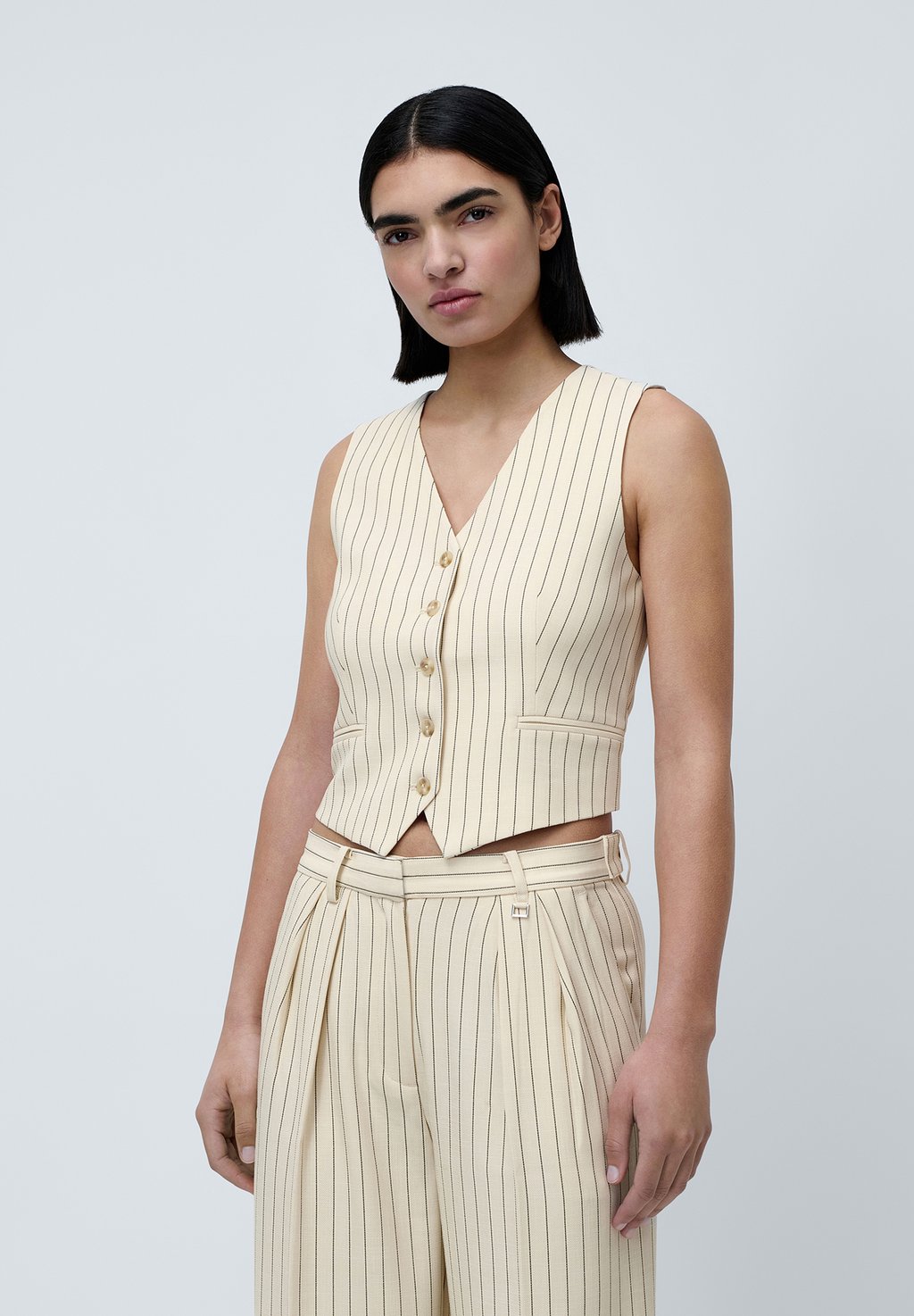 Жилет ELAINE LeGer by Lena Gercke, бежевый
Жилет ELAINE LeGer by Lena Gercke, бежевый