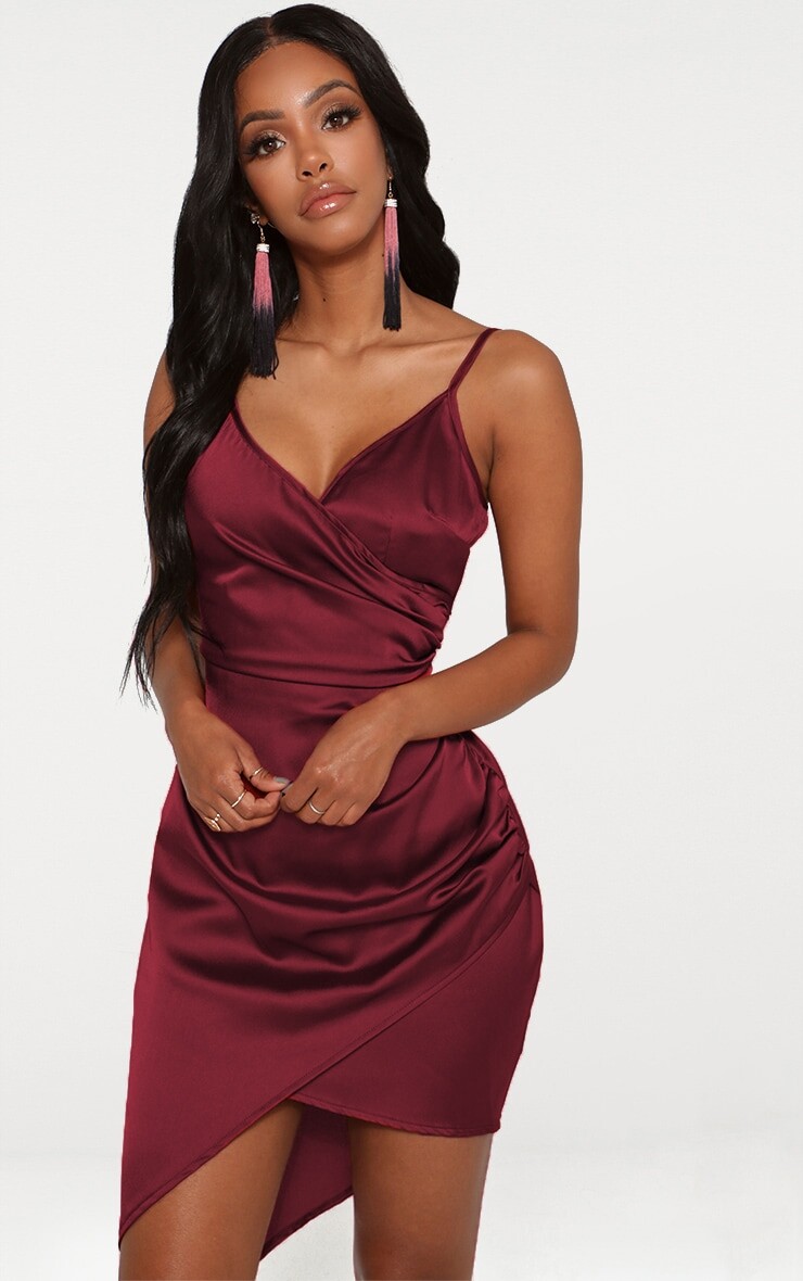 PrettyLittleThing Формируемое бордовое атласное платье с запахом, Красный, PrettyLittleThing Формируемое бордовое атласное платье с запахом
PrettyLittleThing Формируемое бордовое атласное платье с запахом, Красный, PrettyLittleThing Формируемое бордовое атласное платье с запахом