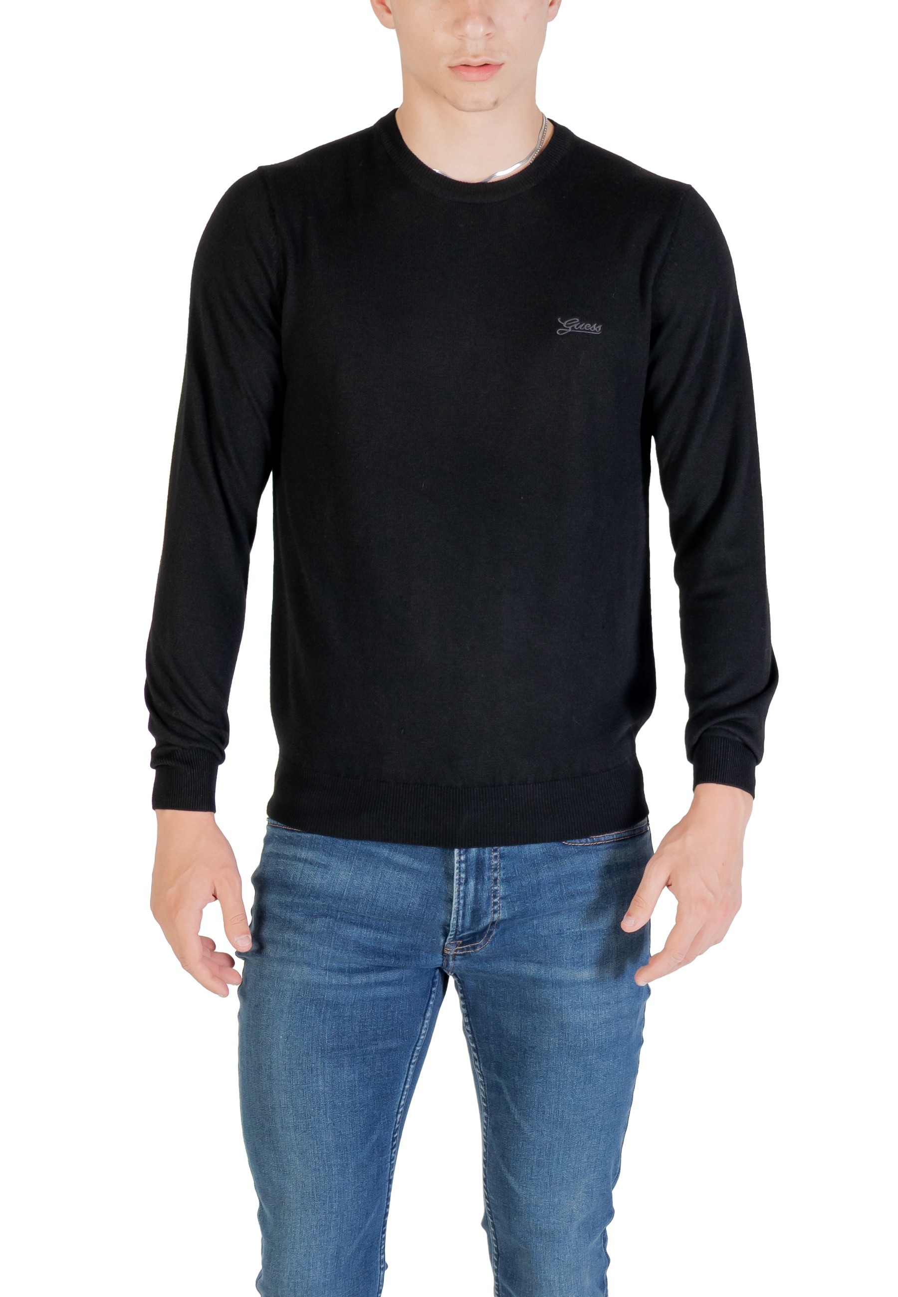 Свитер GUESS, черный
Свитер GUESS, черный