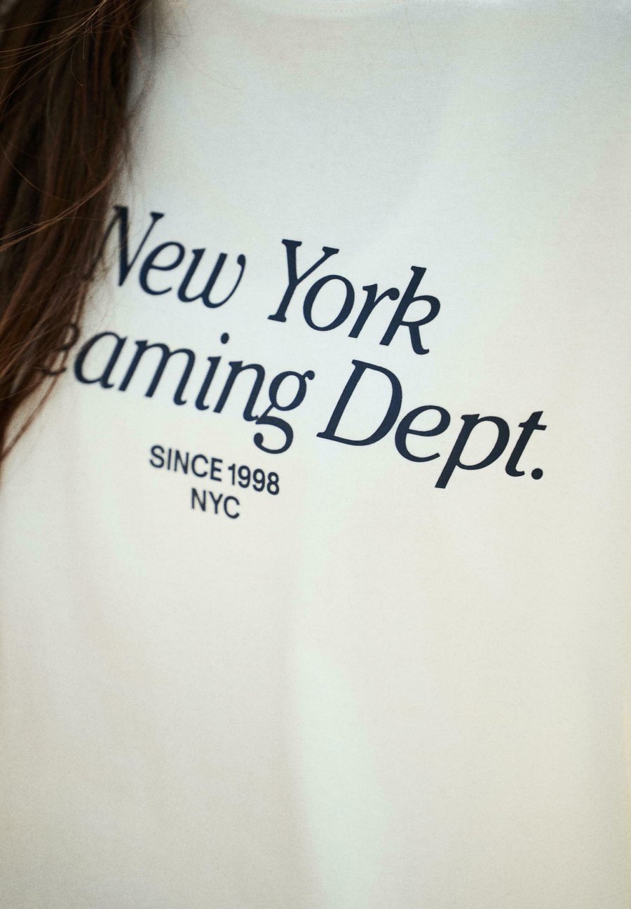 Топ Bershka BOXY-FIT, White
Топ Bershka BOXY-FIT, White