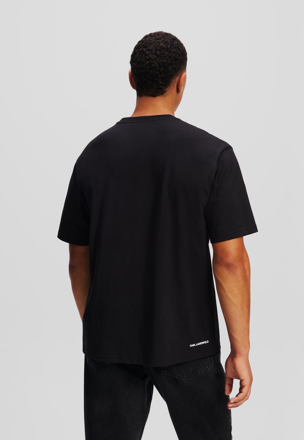 Футболка с принтом IKON GRAPHIC KARL LAGERFELD, черный
Футболка с принтом IKON GRAPHIC KARL LAGERFELD, черный