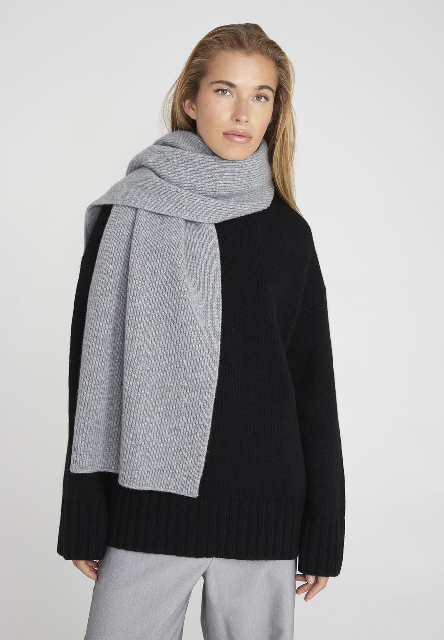 Шарф Style Republic MERINO, Silver Melange/Silver-Coloured
Шарф Style Republic MERINO, Silver Melange/Silver-Coloured