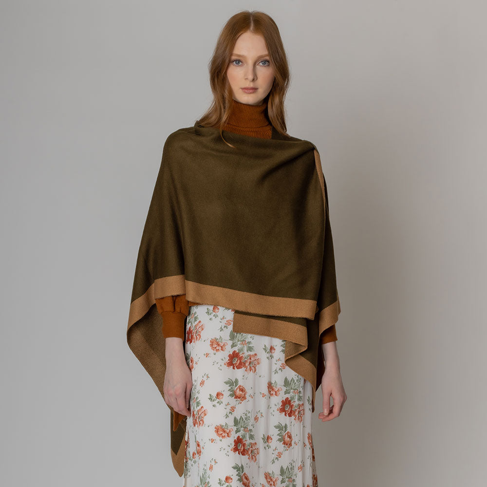 Бордюрное пончо руана с наплечным ремнем TRUEDAMES, оливковый
Бордюрное пончо руана с наплечным ремнем TRUEDAMES, оливковый