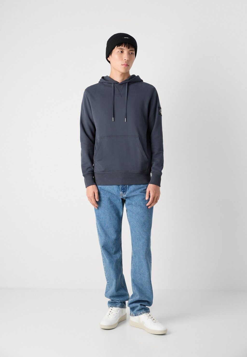 Толстовка BADGE HOODIE Calvin Klein Jeans, темно-серый
Толстовка BADGE HOODIE Calvin Klein Jeans, темно-серый