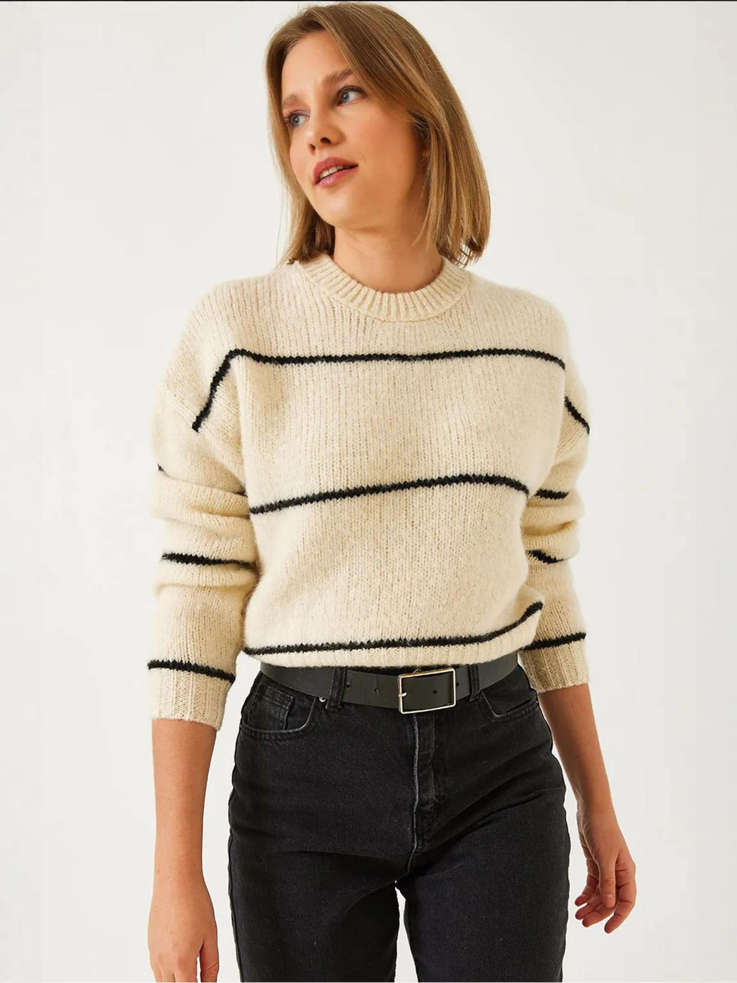 Bianco Lucci Свитер в цвете Sand
Bianco Lucci Свитер в цвете Sand