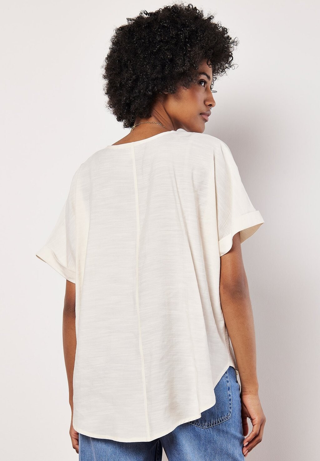 Блуза PLEAT DETAIL V-NECK Apricot, белый
Блуза PLEAT DETAIL V-NECK Apricot, белый