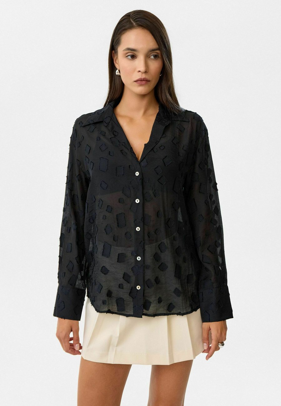 Блуза D.MoRo LONG SLEEVES, Black
Блуза D.MoRo LONG SLEEVES, Black