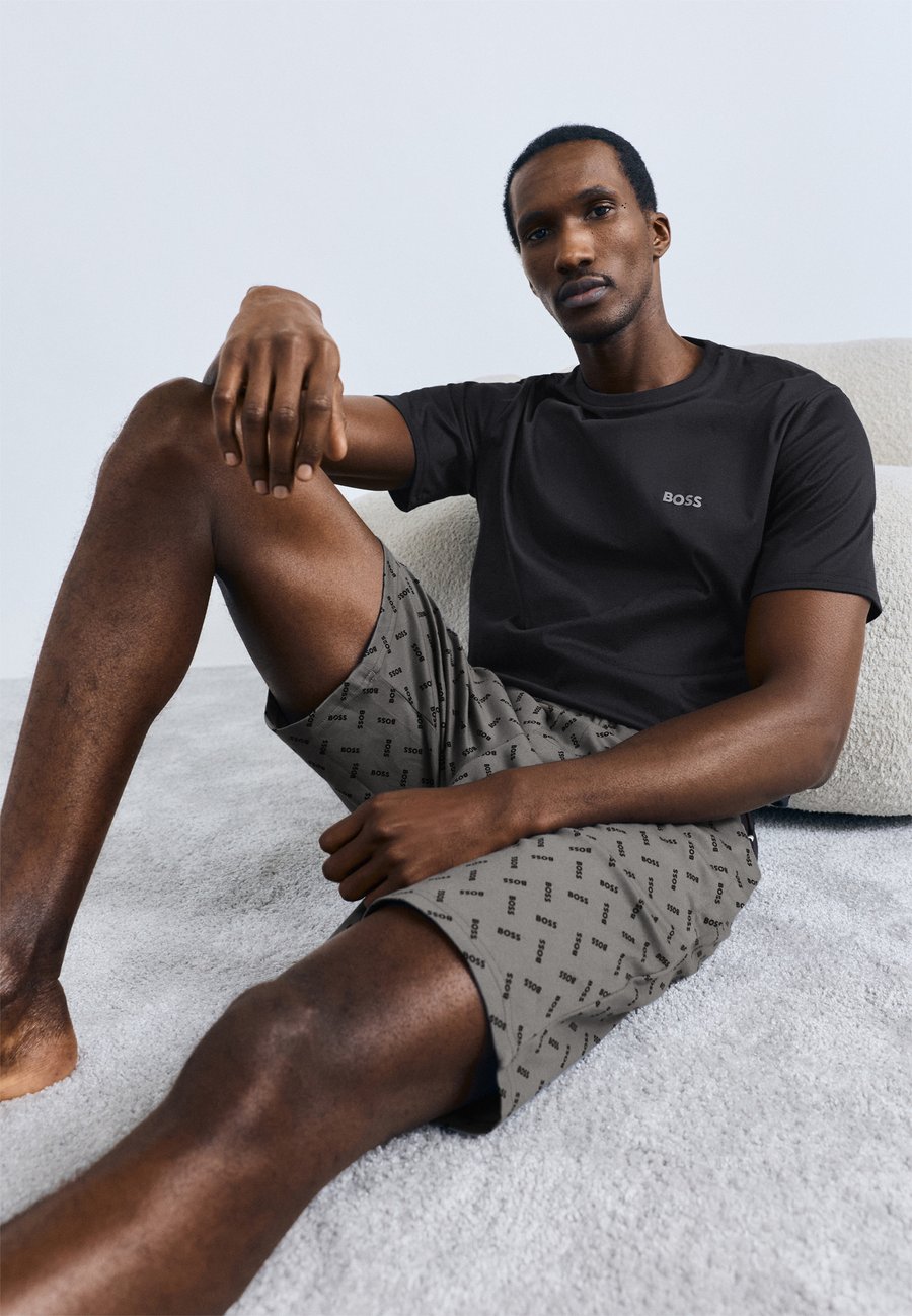Пижамный комплект BOSS RELAX SHORT , Dark Grey
Пижамный комплект BOSS RELAX SHORT , Dark Grey