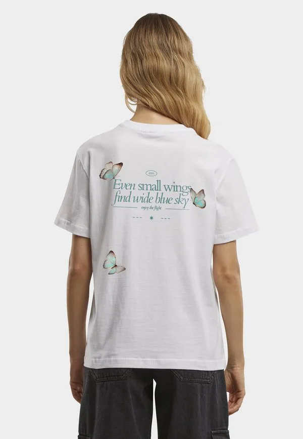 Даже маленькое крыло находит широкое небо футболка с принтом Mister Tee, White, Белый, Даже маленькое крыло находит широкое небо футболка с принтом Mister Tee, White
Даже маленькое крыло находит широкое небо футболка с принтом Mister Tee, White, Белый, Даже маленькое крыло находит широкое небо футболка с принтом Mister Tee, White