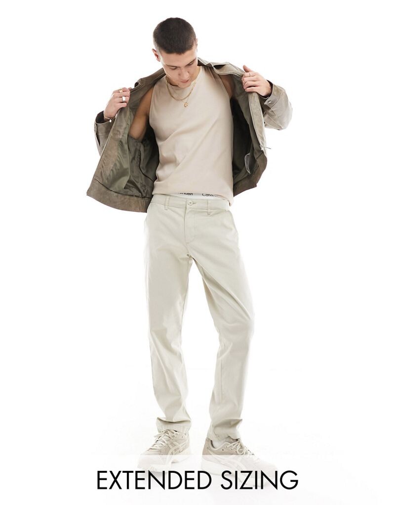 Узкие брюки чинос ASOS DESIGN с камнем
Узкие брюки чинос ASOS DESIGN с камнем