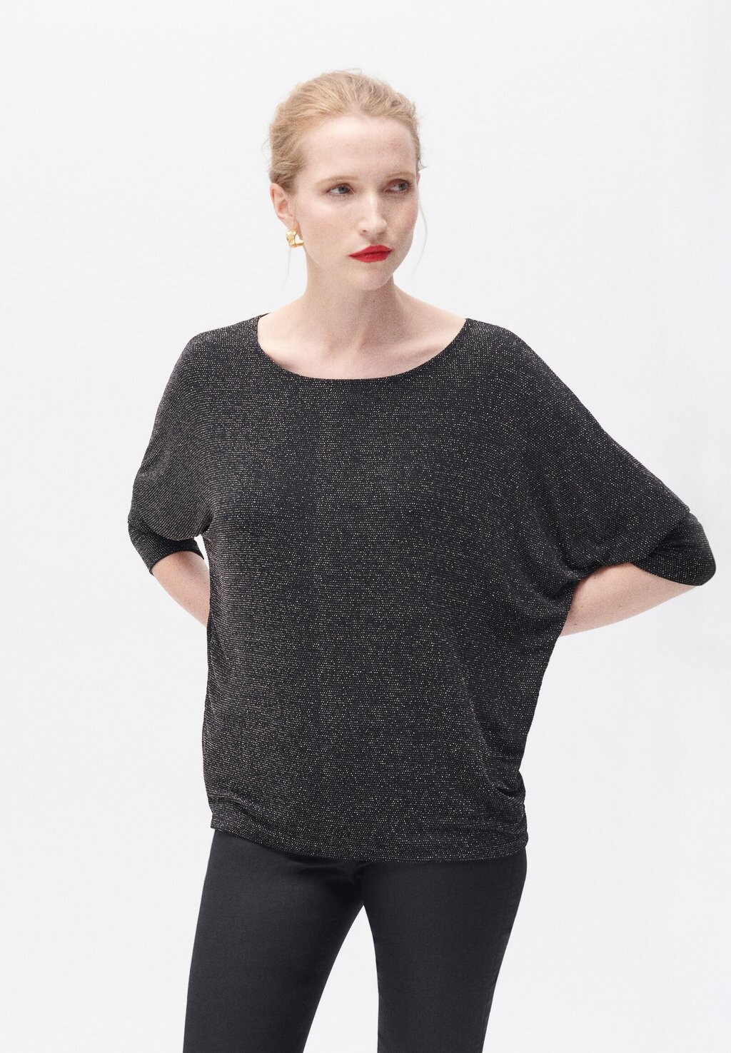 Топ с длинными рукавами FRENCH BRAND FASHION ELEGANT MODERN FRANNY Caroll, цвет silver grey 
Топ с длинными рукавами FRENCH BRAND FASHION ELEGANT MODERN FRANNY Caroll, цвет silver grey