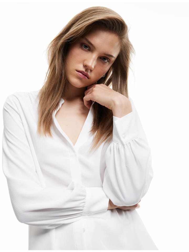 KOTON Рубашки с длинными рукавами серо-белого цвета
KOTON Рубашки с длинными рукавами серо-белого цвета