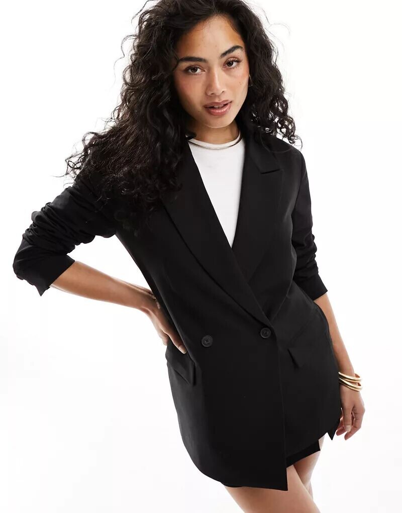 Черный двубортный пиджак ASOS
Черный двубортный пиджак ASOS