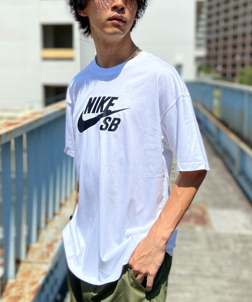 Футболка Nike SB с круглым вырезом и логотипом бренда, белый
Футболка Nike SB с круглым вырезом и логотипом бренда, белый