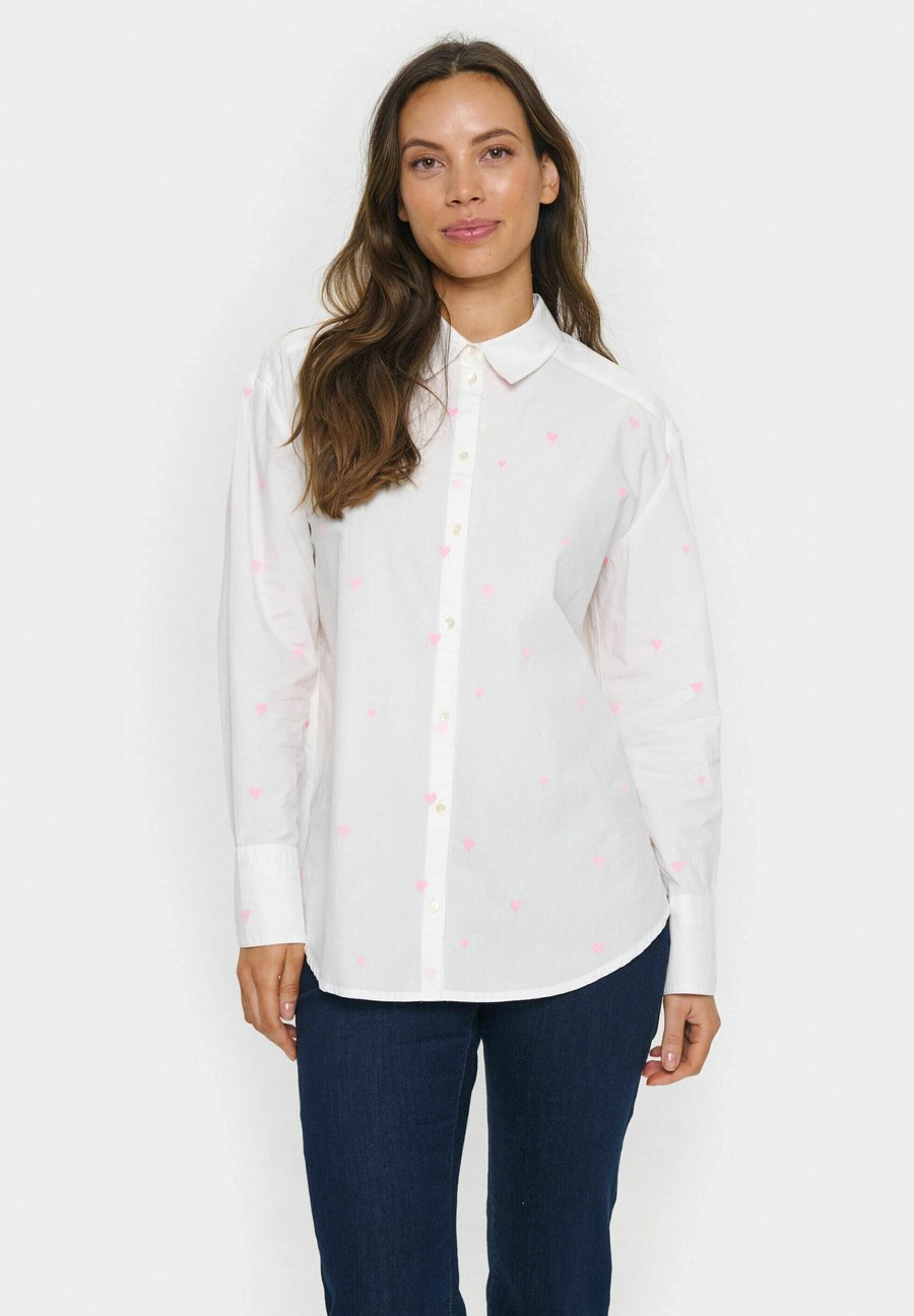 Блуза Saint Tropez DIANNE, Ice Bonbon Harts/White
Блуза Saint Tropez DIANNE, Ice Bonbon Harts/White