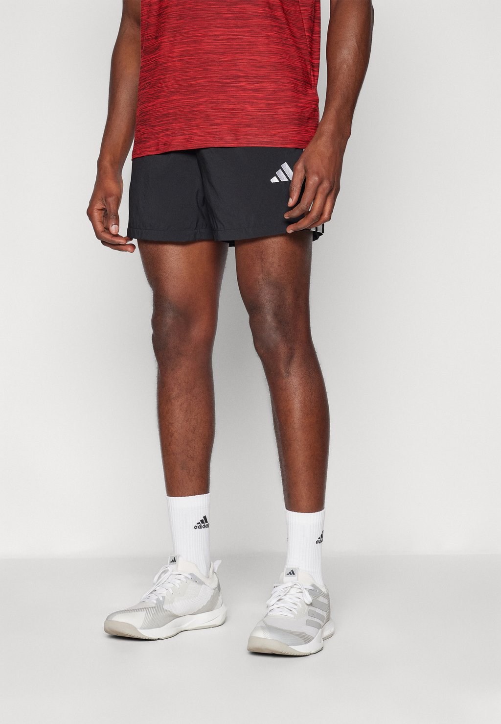 Спортивные шорты ESSENTIAL THREE STRIPES CHELSEA SHORT adidas Sportswear, антрацит
Спортивные шорты ESSENTIAL THREE STRIPES CHELSEA SHORT adidas Sportswear, антрацит
