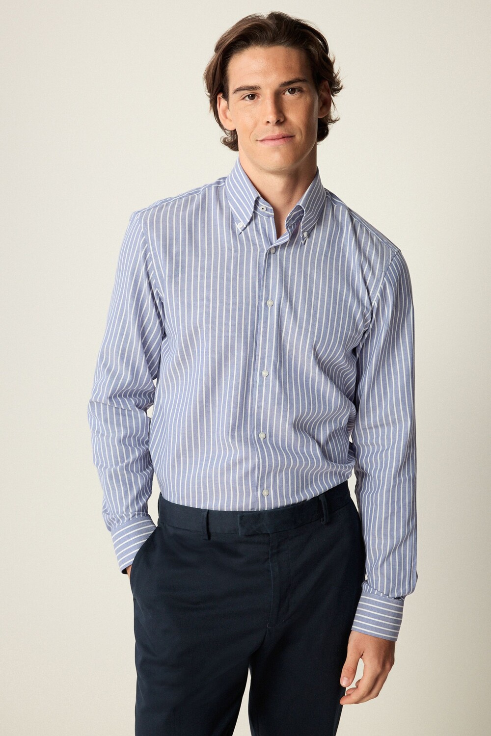 Рубашка оксфорд обычного кроя с длинными рукавами, одинарными манжетами и воротником на пуговицах, простая в уходе Next, синий
Рубашка оксфорд обычного кроя с длинными рукавами, одинарными манжетами и воротником на пуговицах, простая в уходе Next, синий