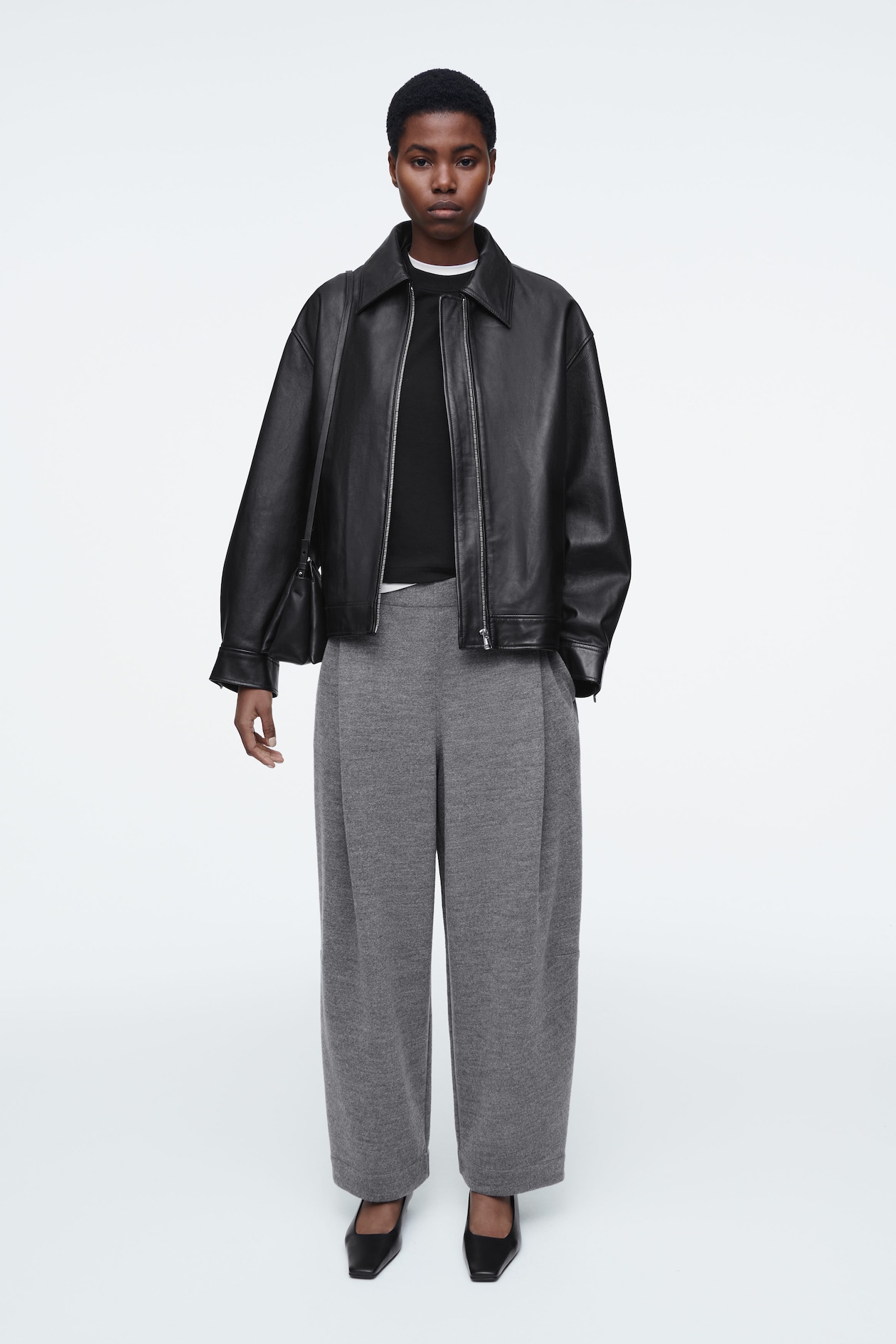 Брюки-бочки из вареной смеси с шерстью COS, серый меланж
Брюки-бочки из вареной смеси с шерстью COS, серый меланж