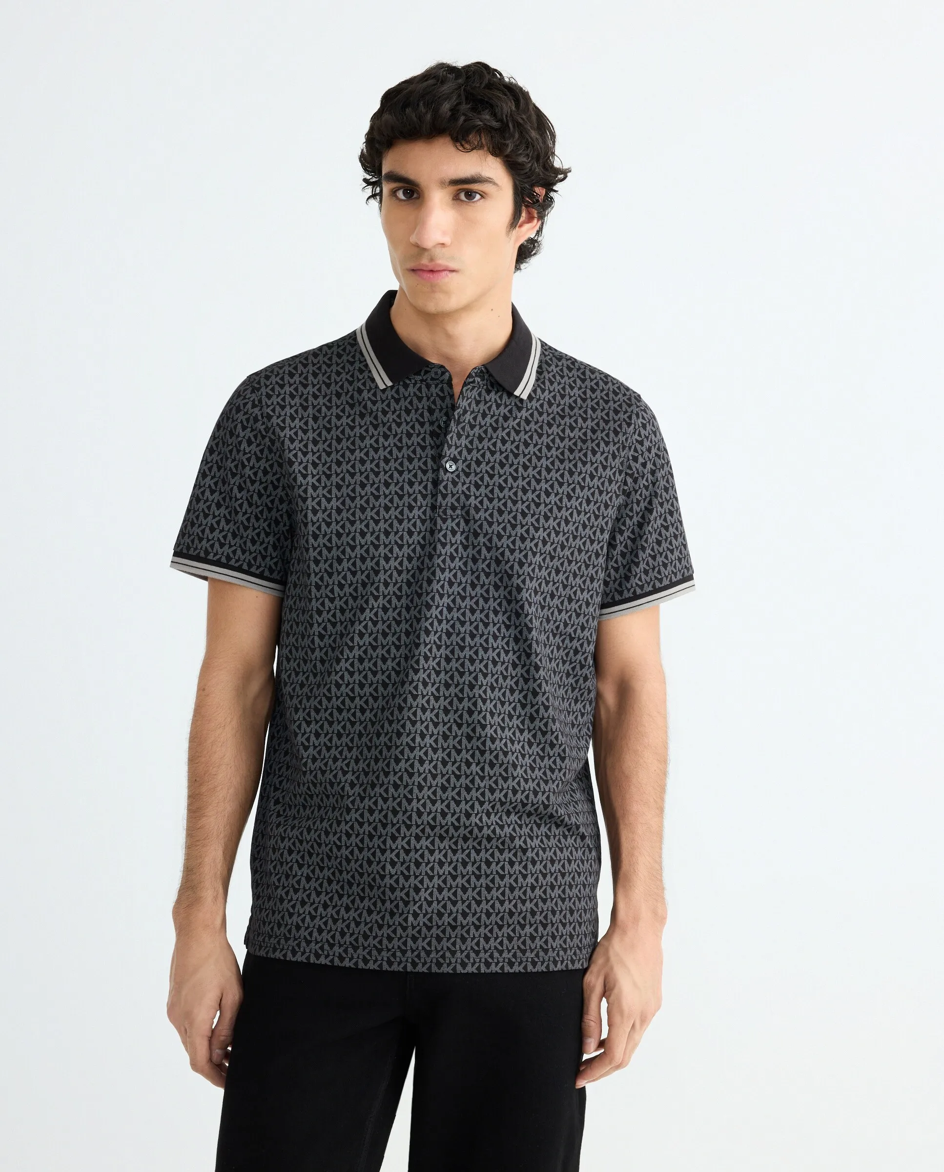 Мужская футболка с коротким рукавом и принтом логотипов Michael Kors, черный
Мужская футболка с коротким рукавом и принтом логотипов Michael Kors, черный