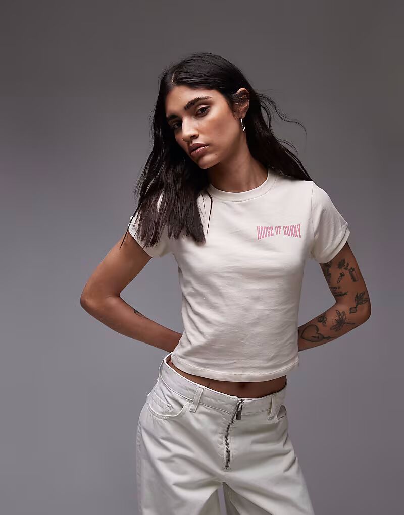 Детская футболка House of Sunny Hackney в кремово-белом цвете
Детская футболка House of Sunny Hackney в кремово-белом цвете