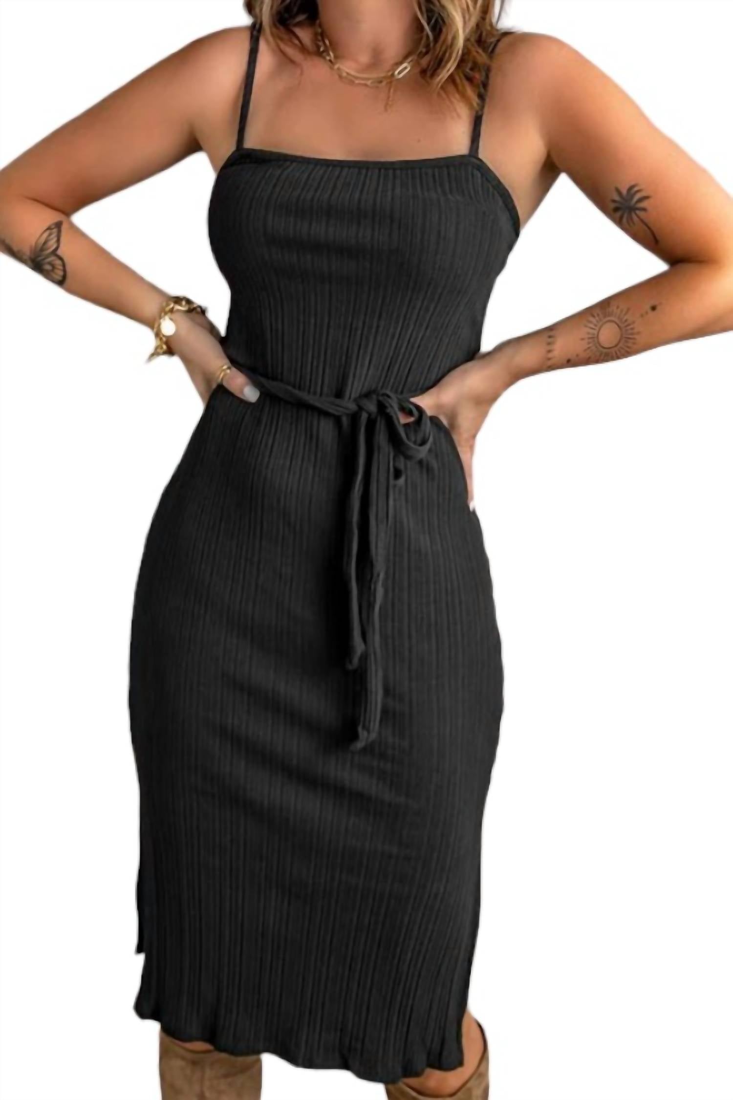 Мини-платье на тонких бретельках со шнуровкой в рубчик черного цвета Shiying
Мини-платье на тонких бретельках со шнуровкой в рубчик черного цвета Shiying