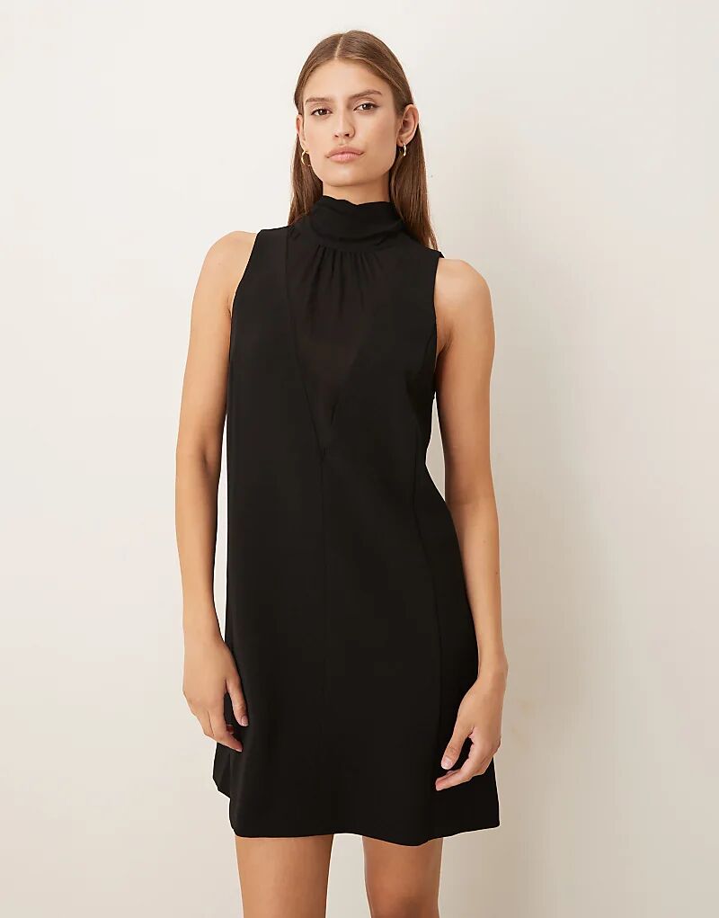 Платье-мини с бантом и вырезом халтер Mango черного цвета
Платье-мини с бантом и вырезом халтер Mango черного цвета