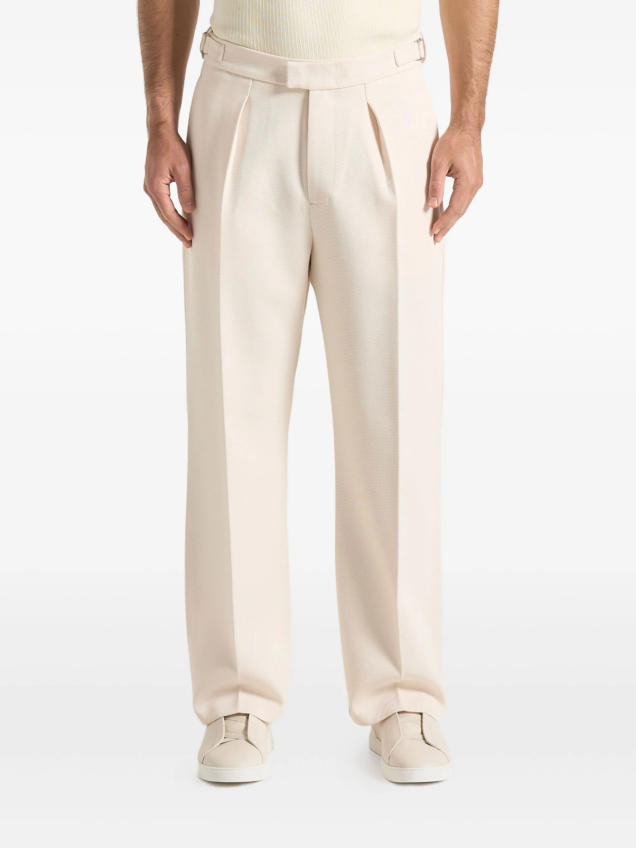 Твиловые брюки Dorian строгого кроя Manière De Voir, кремовый
Твиловые брюки Dorian строгого кроя Manière De Voir, кремовый