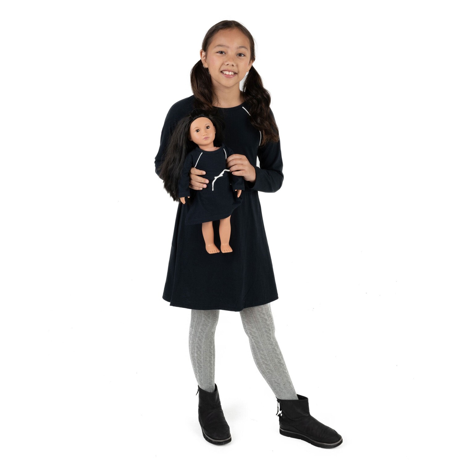 Платье для девочек и такое же кукольное платье с галстуком-бабочкой Leveret, темно-синий
Платье для девочек и такое же кукольное платье с галстуком-бабочкой Leveret, темно-синий