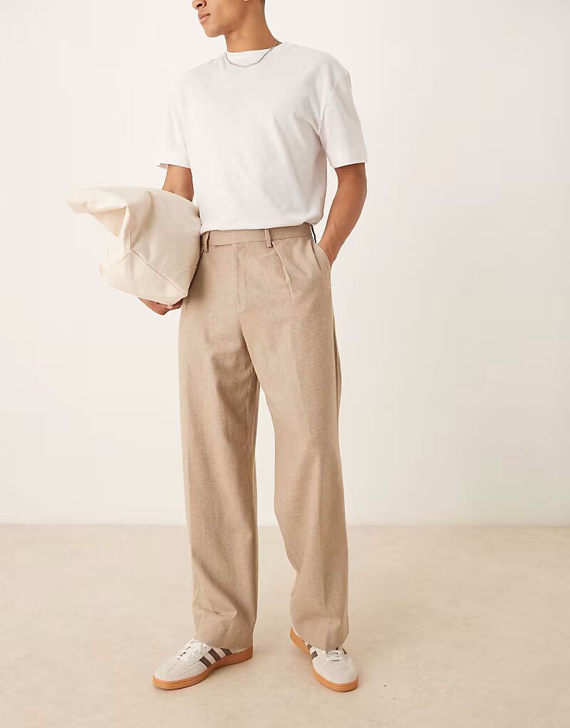 Широкие брюки ASOS DESIGN из смеси шерсти со складками спереди в каменном цвете
Широкие брюки ASOS DESIGN из смеси шерсти со складками спереди в каменном цвете