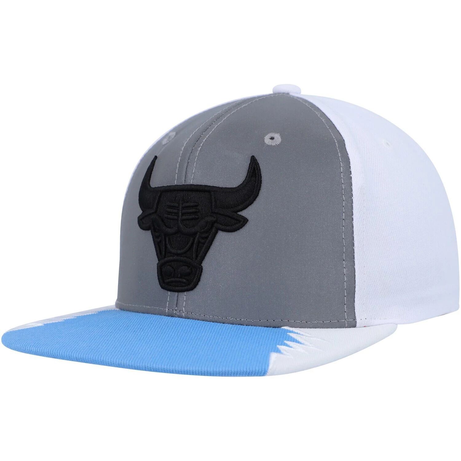 Мужская кепка Snapback Mitchell & Ness серебристого/синего цвета Chicago Bulls Day 5
Мужская кепка Snapback Mitchell & Ness серебристого/синего цвета Chicago Bulls Day 5
