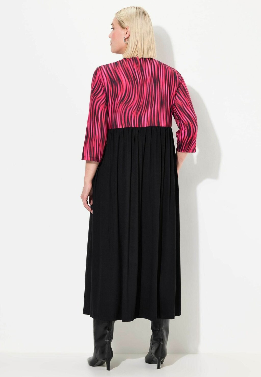 Платье из джерси MATTE PRINT EMPIRE Ulla Popken, красный
Платье из джерси MATTE PRINT EMPIRE Ulla Popken, красный