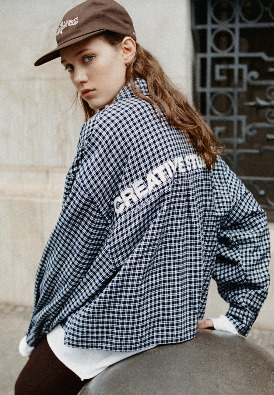 Блуза PULL&BEAR Button-down blouse, Dark Blue
Блуза PULL&BEAR Button-down blouse, Dark Blue